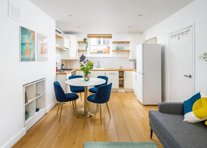 Modern Flat With Patio In Pimlico